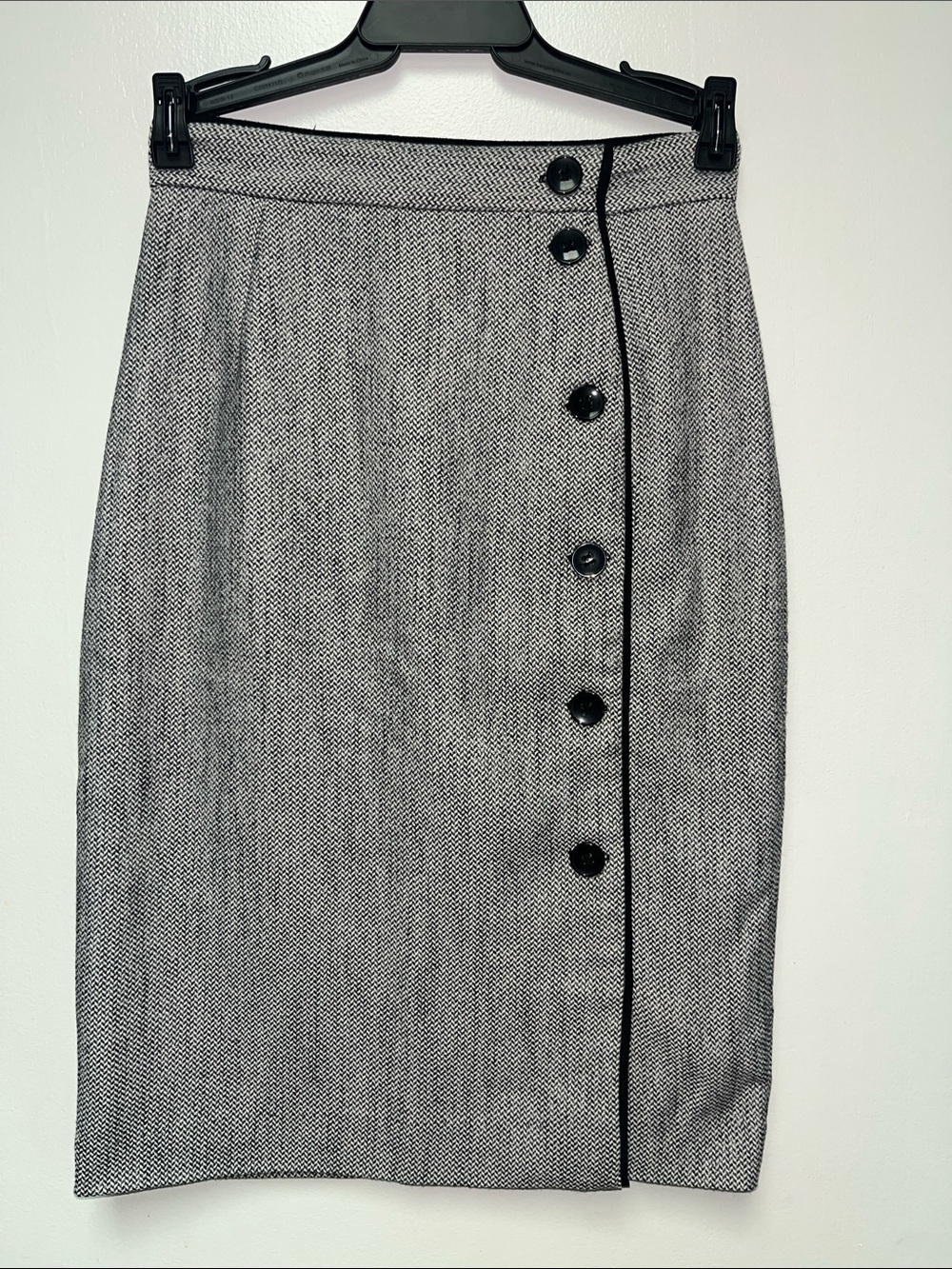 H&M Black and White Tweed-Pattern Pencil Skirt with Side Buttons
